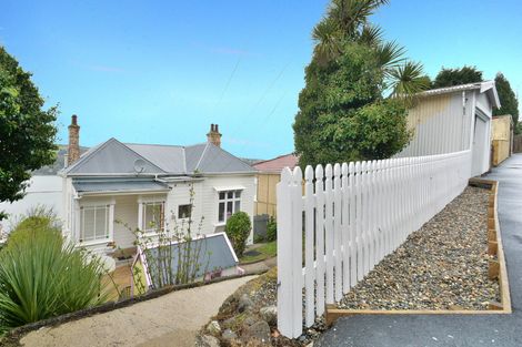 Photo of property in 23 Adderley Terrace, Ravensbourne, Dunedin, 9022