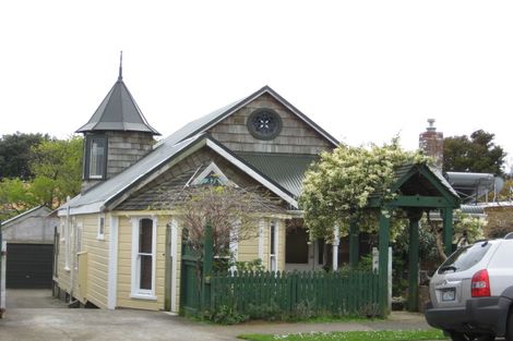 Photo of property in 37 Gilbert Street, New Plymouth, 4310