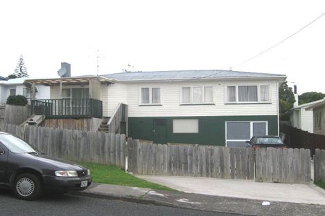 Photo of property in 50 Peach Road, Glenfield, Auckland, 0629