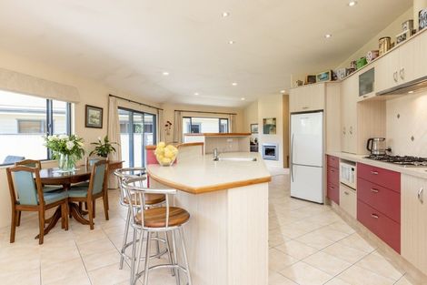 Photo of property in 17 Napier Street, Jervoistown, Napier, 4112