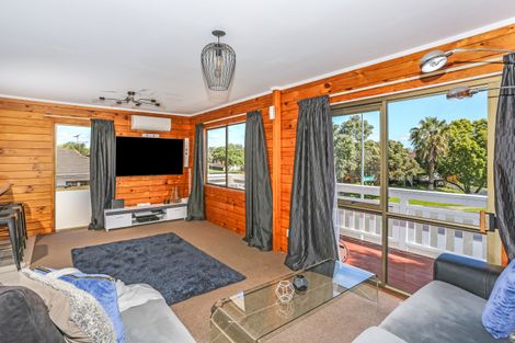 Photo of property in 171 Carnoustie Drive, Wattle Downs, Auckland, 2103