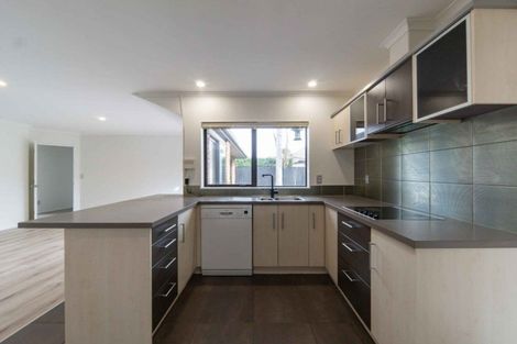 Photo of property in 16 Ravenscourt Place, Huntington, Hamilton, 3210