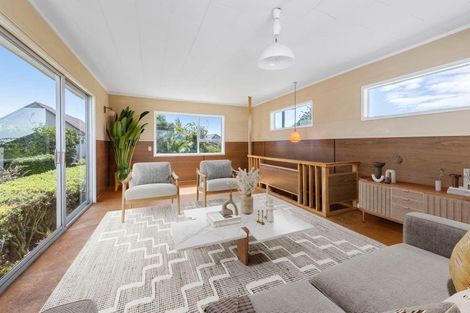 Photo of property in 26 Fairfax Avenue, Northcote, Auckland, 0627