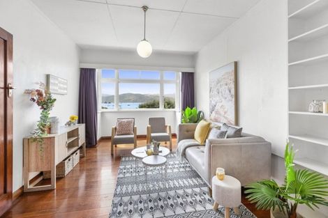 Photo of property in 117 Breaker Bay Road, Breaker Bay, Wellington, 6022
