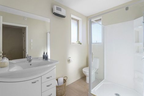 Photo of property in 126 Lincoln Road, Addington, Christchurch, 8024