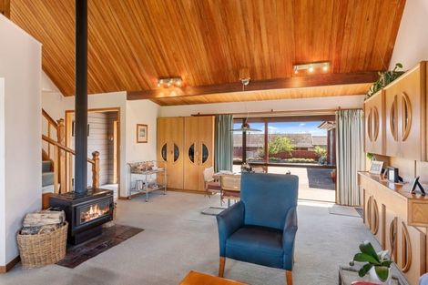 Photo of property in 115 Tutere Street, Waikanae Beach, Waikanae, 5036