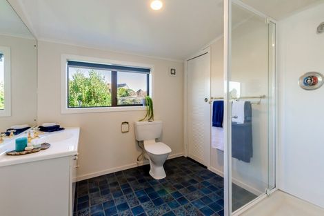 Photo of property in 28 Forest Road, Raumati South, Paraparaumu, 5032