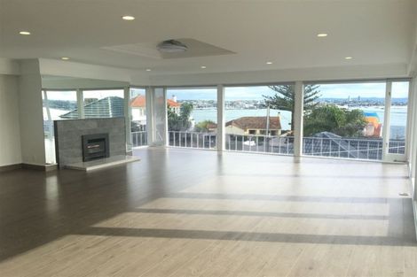 Photo of property in 81a Stanley Point Road, Stanley Point, Auckland, 0624