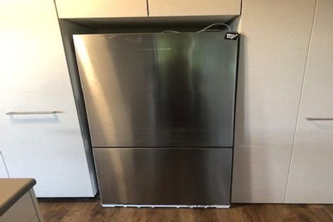 Photo of property in 3/37 Singers Road, Korokoro, Lower Hutt, 5012