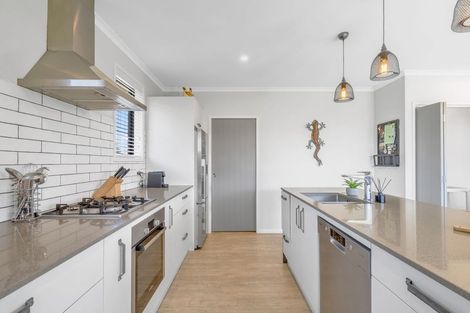 Photo of property in 6 Tavarnya Way, Patumahoe, Pukekohe, 2679