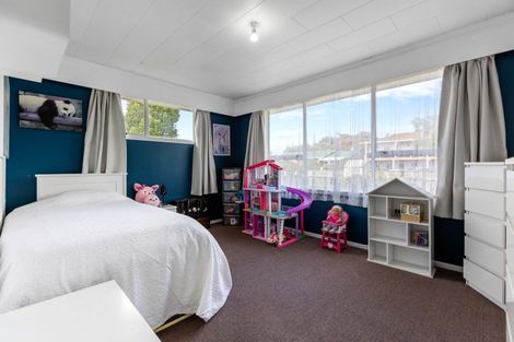 Photo of property in 6 Kauri Street, Merrilands, New Plymouth, 4312