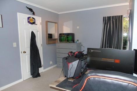 Photo of property in 26 Ramphal Terrace, Khandallah, Wellington, 6035