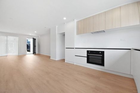 Photo of property in 22 Huri Street, Mangere Bridge, Auckland, 2022