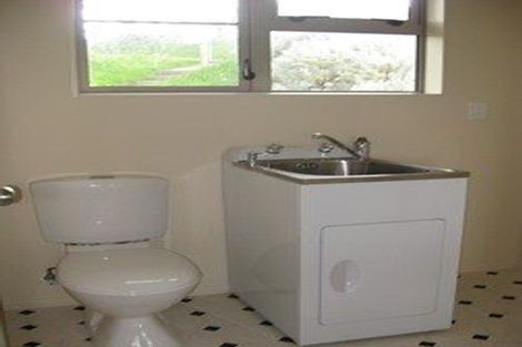 Photo of property in 34 Hereford Street, Cannons Creek, Porirua, 5024