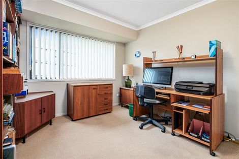 Photo of property in 1 Chardonnay Rise, Henderson, Auckland, 0612