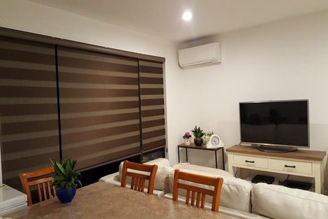 Photo of property in Apollo Apartments, 201/46 Rosedale Road, Rosedale, Auckland, 0632