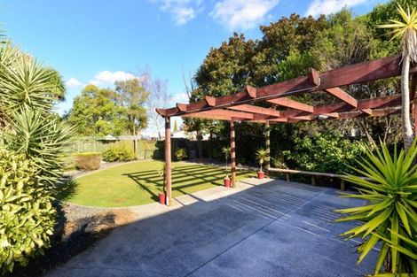 Photo of property in 48 Waiwherowhero Drive, St Andrews, Hamilton, 3200
