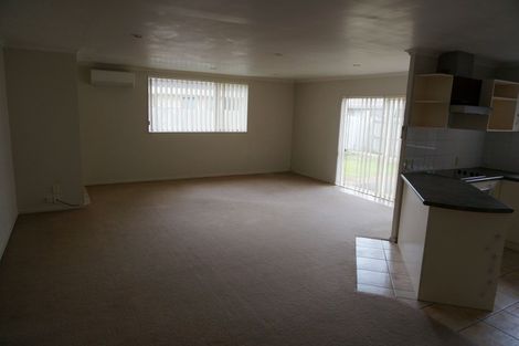 Photo of property in 34 Morewa Place, Takanini, 2112