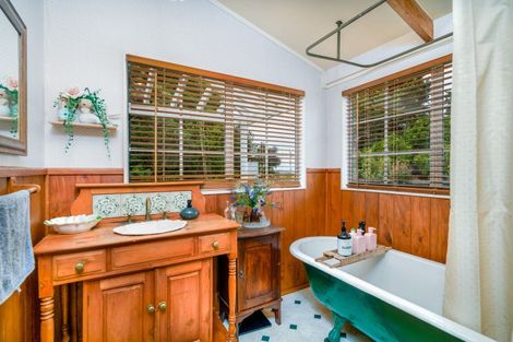 Photo of property in 35 Hill View Road, Ruatangata West, Kamo, 0185