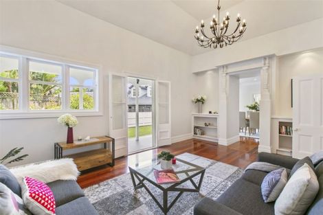 Photo of property in 14 Awhiorangi Promenade, Swanson, Auckland, 0816