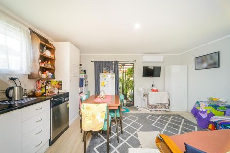 Photo of property in 128 High Street, Bulls, 4818