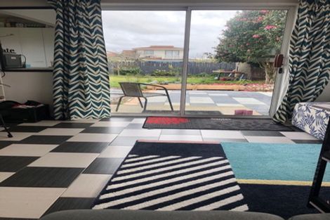 Photo of property in 27 Rewarewa Crescent, Waikanae, 5036