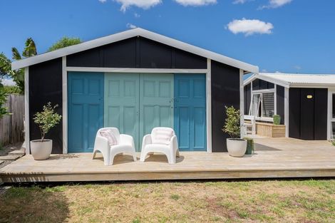 Photo of property in 16 Ngapaki Street, Waikanae Beach, Waikanae, 5036