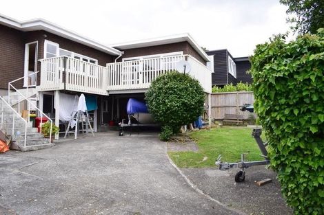 Photo of property in 2/6 Rothesay Bay Road, Rothesay Bay, Auckland, 0630
