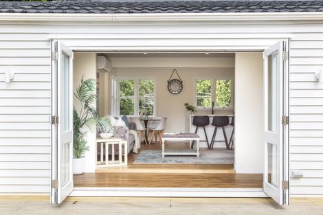 Photo of property in 54 St Leonards Road, Kelston, Auckland, 0602