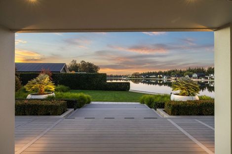 Photo of property in 37 Oakgrove Drive, Rangiora, 7400