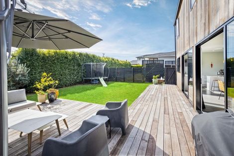 Photo of property in 3a Ward Crescent, Te Atatu Peninsula, Auckland, 0610