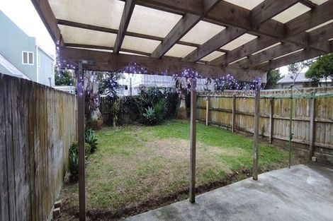 Photo of property in 17 Blumhardt Place, Avondale, Auckland, 1026