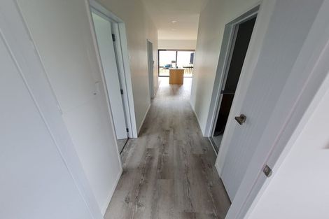 Photo of property in 5 Kawariki Road, Helensville, 0800