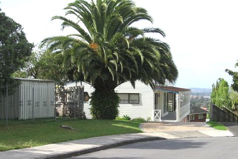 Photo of property in 15 Flagstaff Place, Massey, Auckland, 0614
