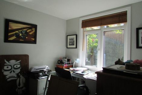 Photo of property in 11 Hawkhurst Road, Lyttelton, 8082