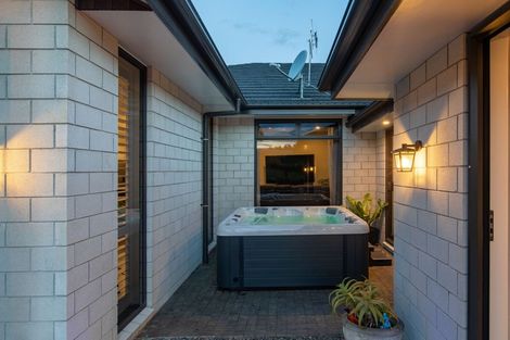 Photo of property in 19 Waikaka Place, Rototuna North, Hamilton, 3210