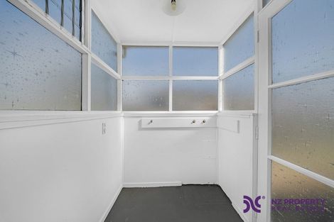 Photo of property in 2/17 Jenelin Road, Glendene, Auckland, 0602