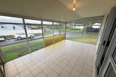 Photo of property in 2 Wyoming Grove, Totara Park, Upper Hutt, 5018