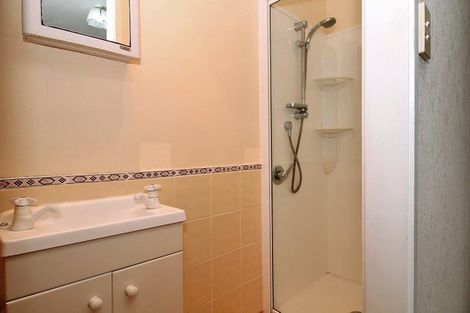 Photo of property in 13 Lyndhurst Road, Te Atatu South, Auckland, 0610