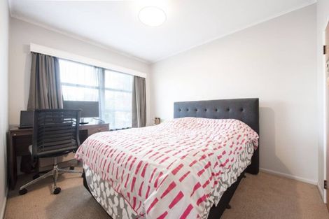 Photo of property in 1/22 Margaret Place, Milford, Auckland, 0620