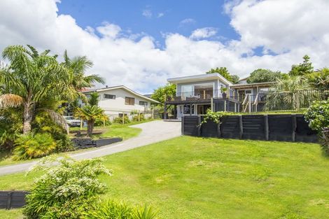 Photo of property in 32 Omokoroa Road, Omokoroa, 3114