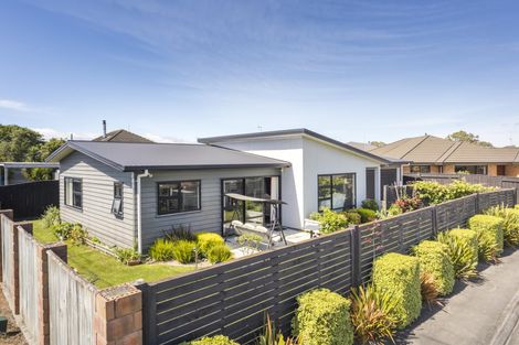 Photo of property in 1 Angelina Way, Kelvin Grove, Palmerston North, 4414
