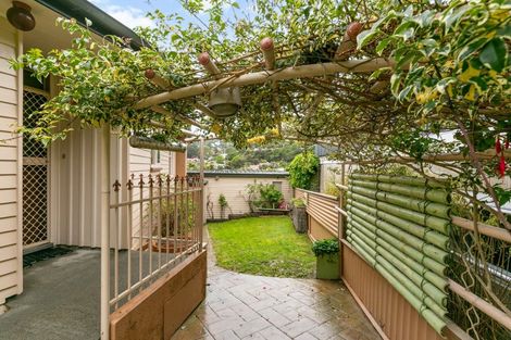 Photo of property in 103 Churchill Drive, Crofton Downs, Wellington, 6035