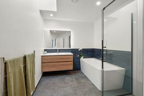 Photo of property in 250b Courtenay Street, Strandon, New Plymouth, 4312