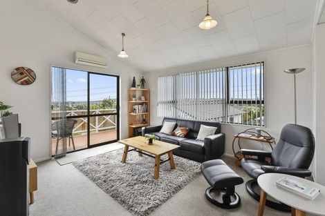 Photo of property in 1/21 Mataura Place, Clover Park, Auckland, 2019