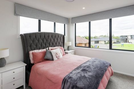 Photo of property in 18 Silkwood Place, Fitzherbert, Palmerston North, 4410