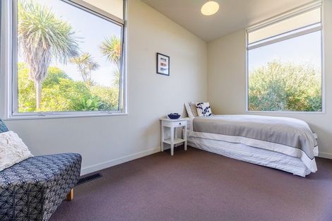 Photo of property in 4 Frances Street, Waikanae Beach, Waikanae, 5036