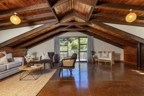 Photo of property in 126 Garden Road, Piha, New Lynn, 0772