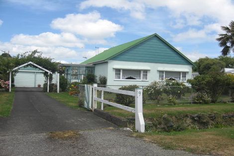 Photo of property in 9 Huxley Street, Pahiatua, 4910