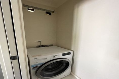 Photo of property in 2/3 Seine Road, Forrest Hill, Auckland, 0620